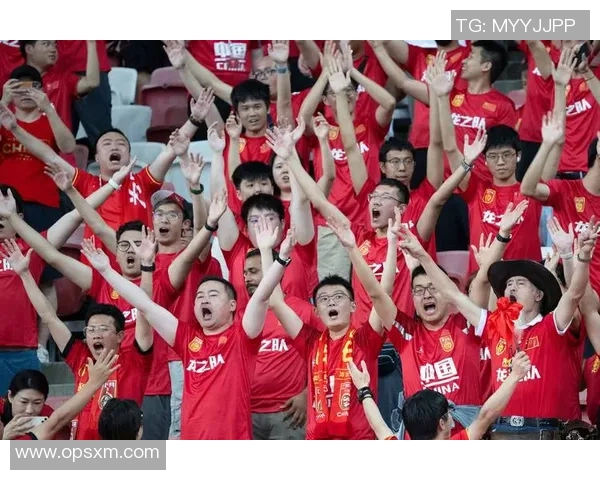 国足在下半场对阵新加坡的精彩表现与战术分析